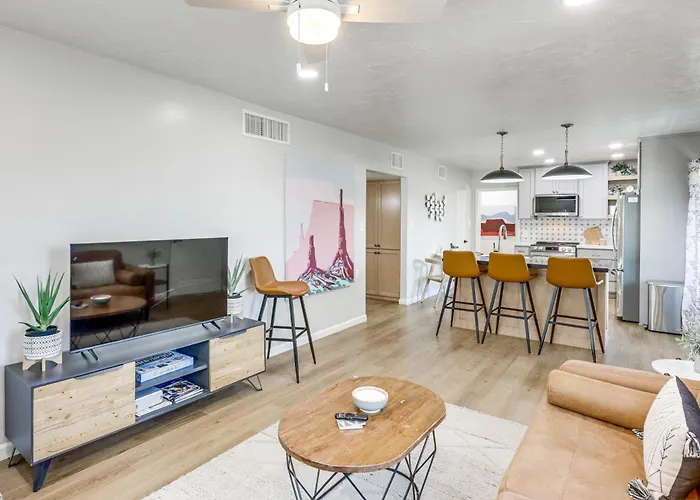 Quiet Retreat W/ Hot Tub & Spacious Backyard Сasa de vacaciones