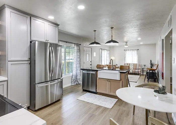 Holiday home Quiet Retreat W/ Hot Tub & Spacious Backyard